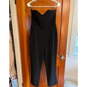 Black Express Sweetheart Neckline Size 8